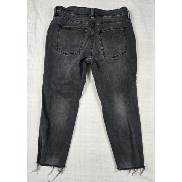 Old Navy High Straight Boyfriend Distressed Cropped Raw Hem Jeans Black 8 Petite - Picture 2 of 6